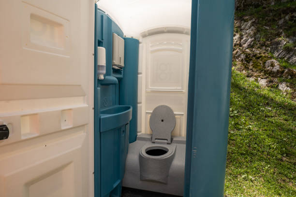 Best Standard Portable Toilet Rental  in Miami Gardens, FL